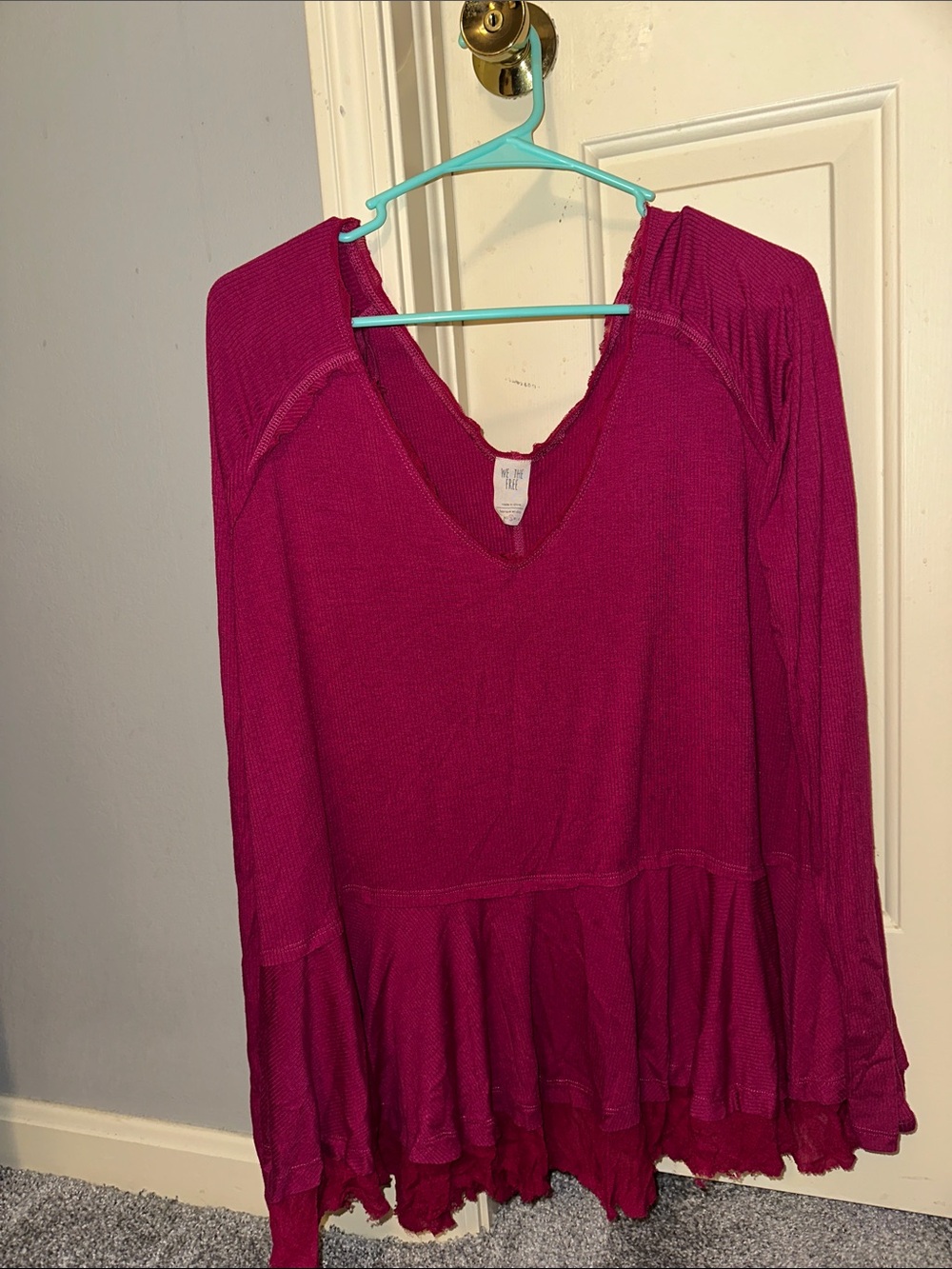 We The Free Magenta V-Neck Ruffled Hem Tunic Top
